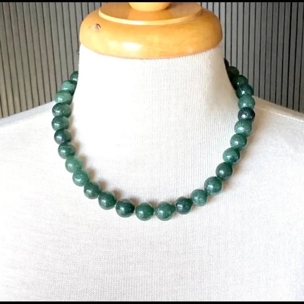 Green quartz beaded necklace and earrings set - Picture 3 of 13